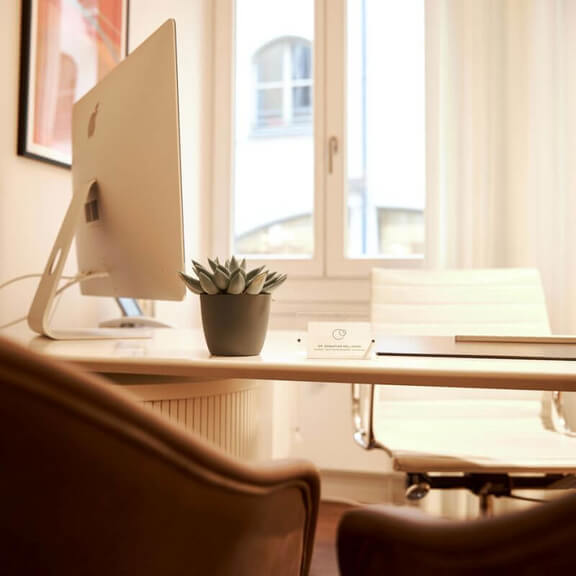 Dr. Hellmann München Sprechzimmer